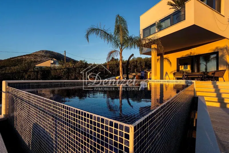 Trogir, Seget, Beautiful villa with pool for sale – 2