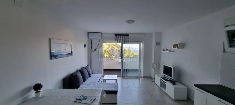 NOVI VINODOLSKI, POVILE - Three-room classic apartment + attic, south-facing balcony, parking, 300m from the sea – 2