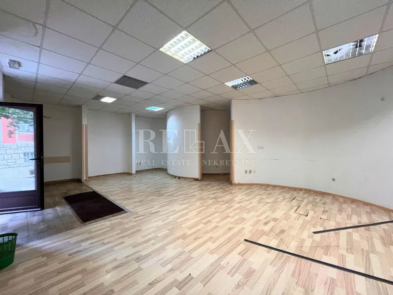 Crikvenica - Spacious Commercial Space in the Center – 2