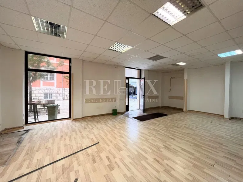 Crikvenica - Spacious Commercial Space in the Center – 3