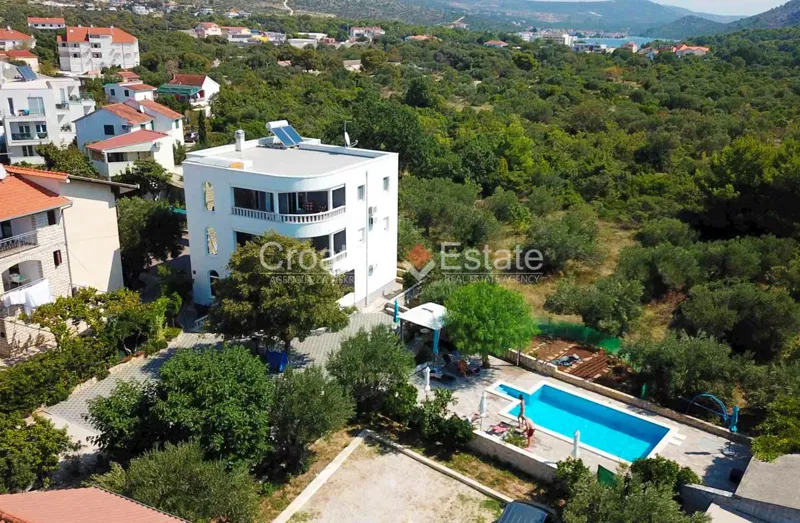 Apartment house with sea view and pool, for sale – 2