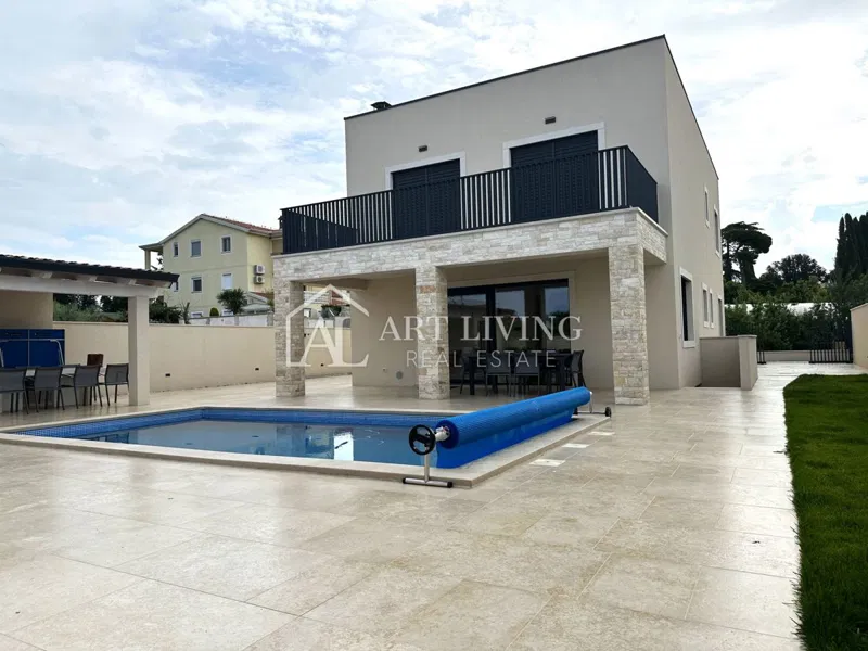 Istra, Umag - okolica, moderna vila z bazenom, 700 m od morja – 2