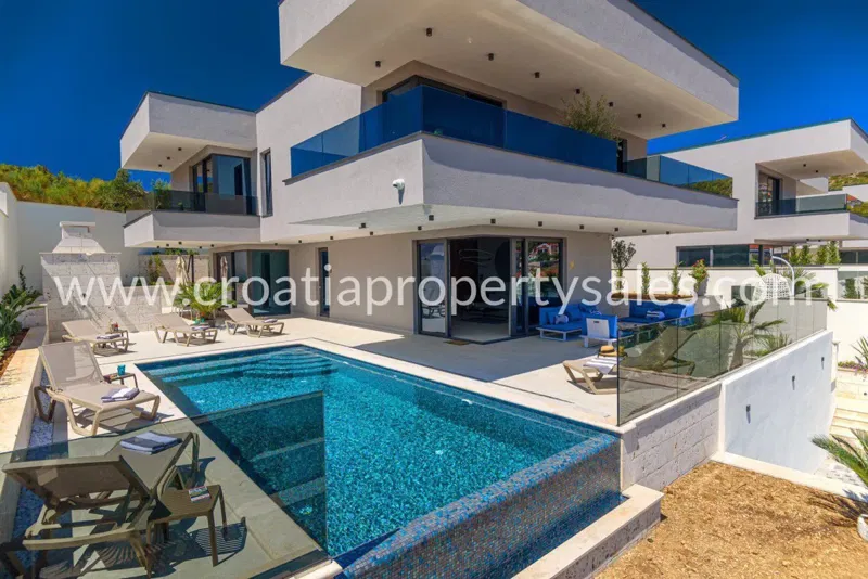 Trogir/Ciovo, villa for sale, 2.500.000 € – 2