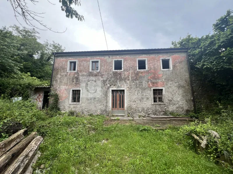 Istra Čičarija 2 samostojeće kamene starine! – 2