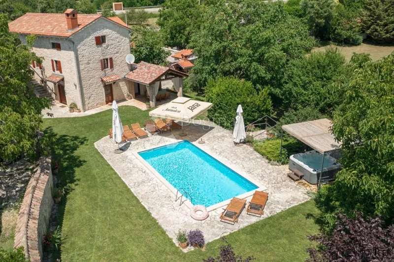 STONE HOUSE ON A SPACIOUS PROPERTY! – 3