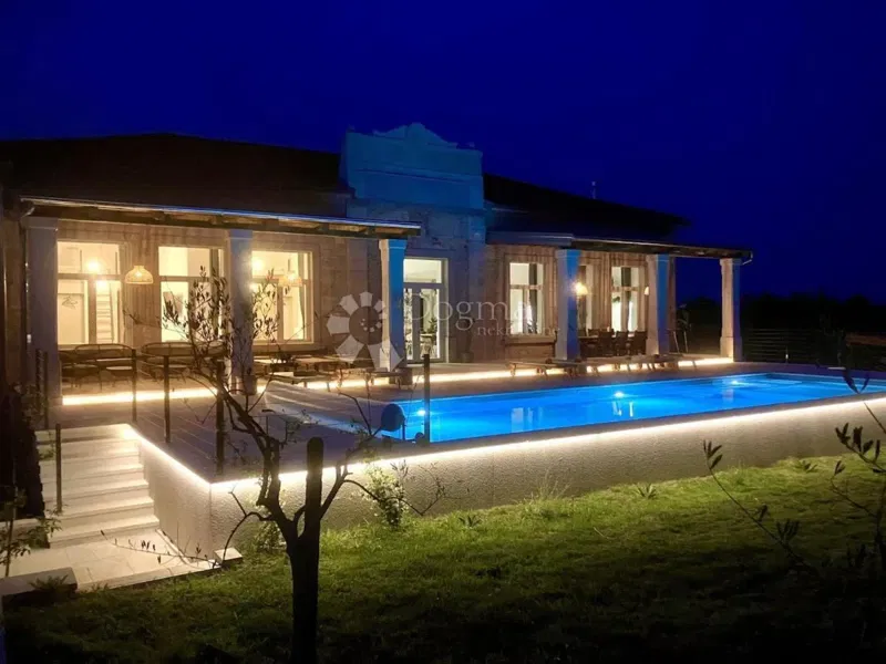 LUSSUOSA VILLA CON VISTA – 3