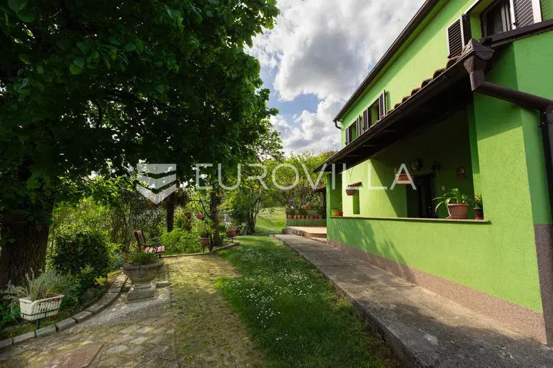 Cernik, Čavle, renovated house of 288 m² with 3,448 m² of land. – 3