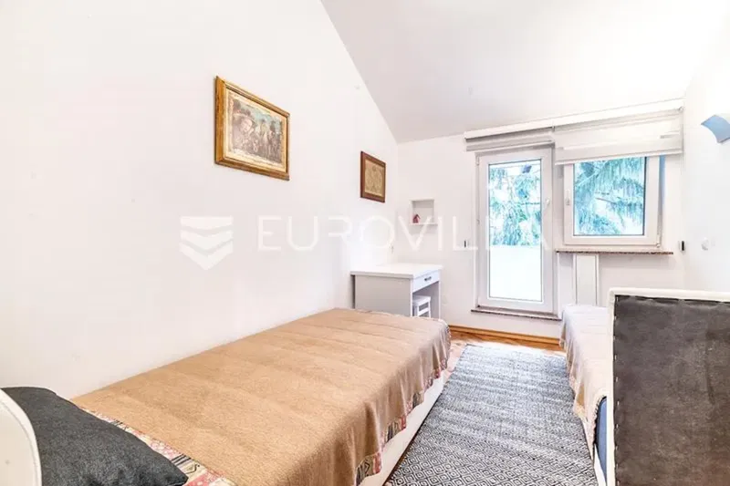 Zagreb, Nazorova, three room apartment, 55 m² – 2