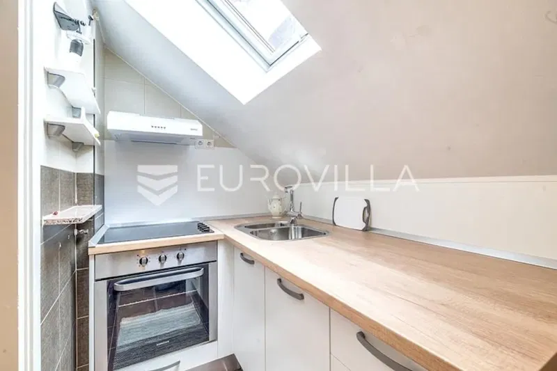 Zagreb, Nazorova, three room apartment, 55 m² – 3