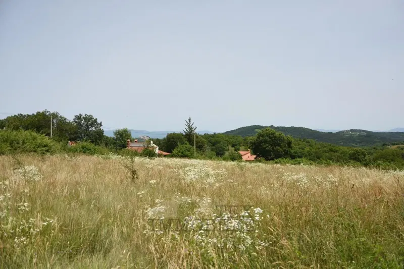 Terreno con vista su Montona – 3