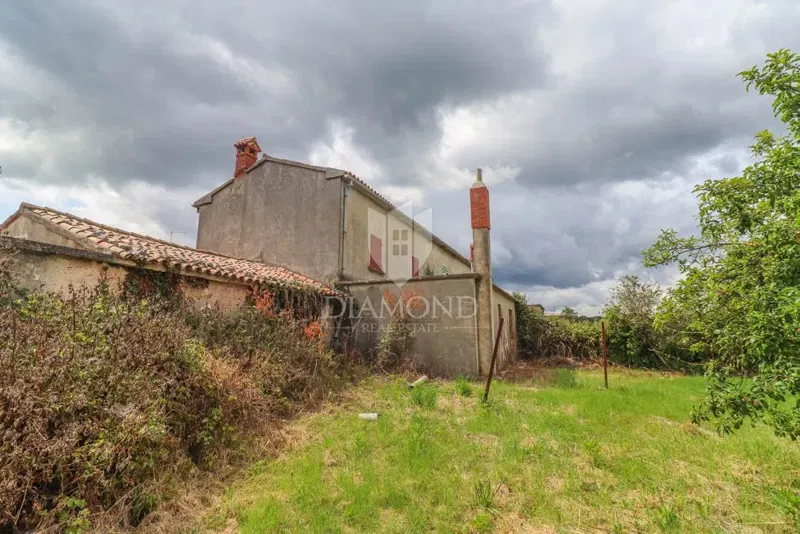 Barban, a house with potential and a large garden! – 3