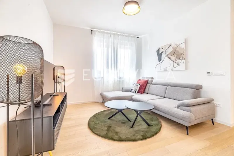 Zagreb, Trnje, Radnička three bedroom apartment of 110 m² with a garage – 2