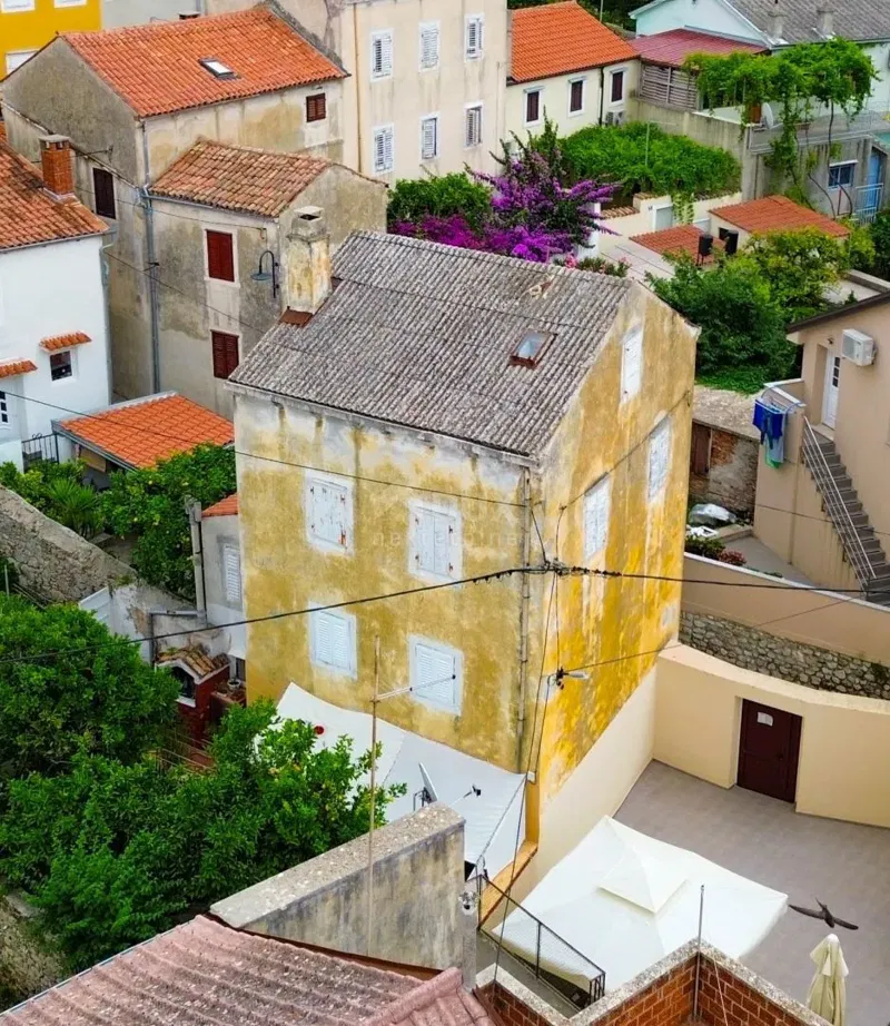 MALI LOŠINJ, CENTRUM - Dom do adaptacji 90 metrów od morza! – 3