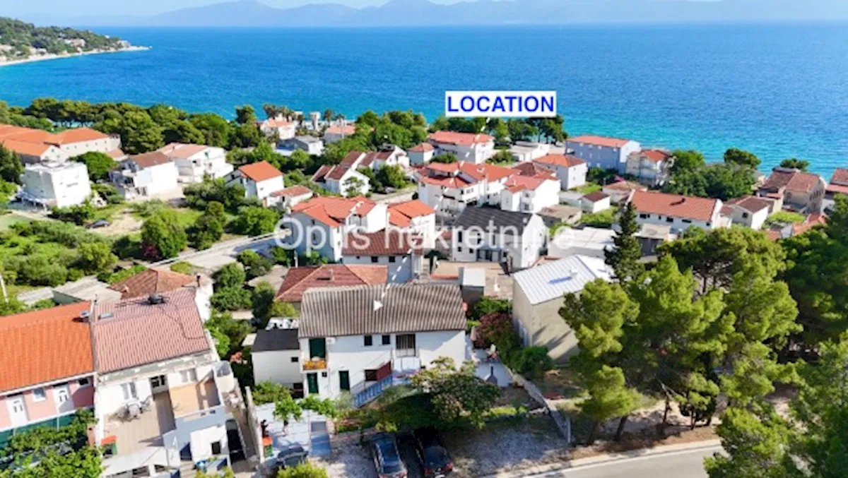 ZAOSTROG, MAKARSKA-kuća sa 7 apartmana i pogledom na more (Video) REZERVIRANO