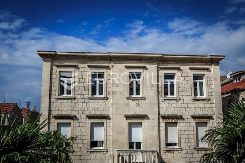 Beautiful luxury apartment in the center of Trogir – 2