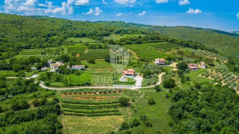Montona, dintorni! Atterra nella zona T2 con una bellissima vista! – 2