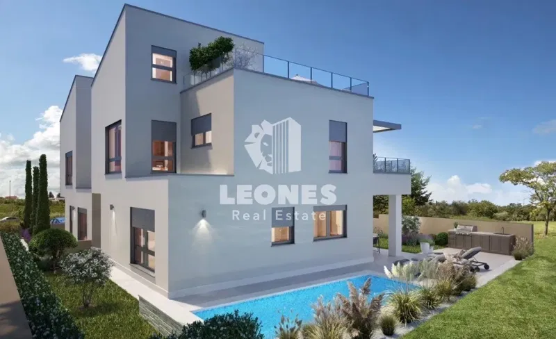 Moderna casa bifamiliare con piscina e vista mare a Cittanova – 2