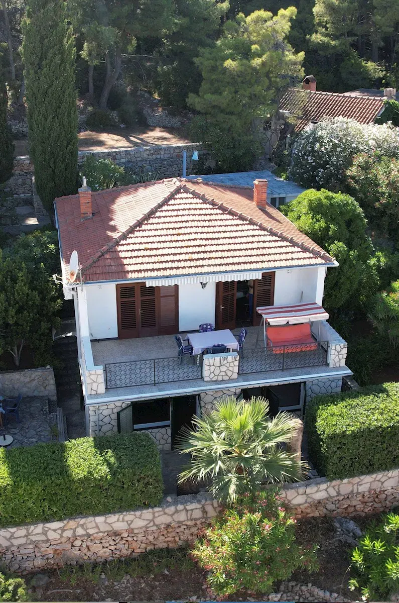Kuća na lijepoj lokaciji blizu mora kao izvrsna investicija