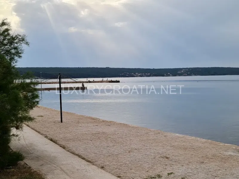Casa nella baia di Karin, prima fila sul mare – 2