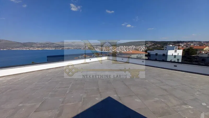 Penthouse with roof terrace, S10, 250 m from the sea, Okrug Gornji, Ciovo – 2