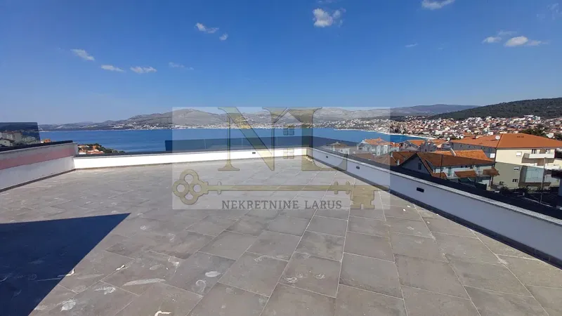 Penthouse with roof terrace, S10, 250 m from the sea, Okrug Gornji, Ciovo – 3
