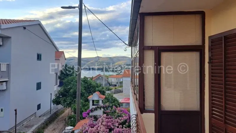 Čiovo, Okrug Gornji, three-room duplex apartment in a house 135m2, sea view – 2