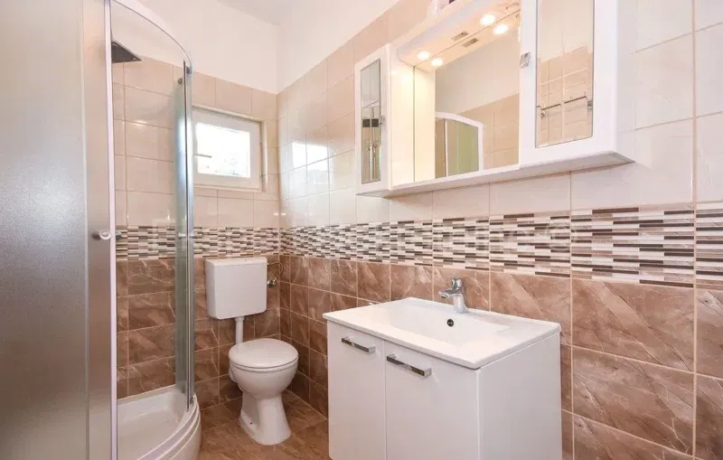 Čiovo, Slatine detached house 260m2 with pool, direct access to the beach – 2