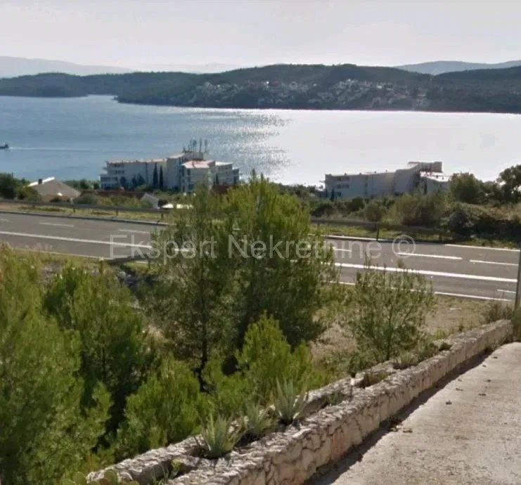 Seget Donji, Baugrundstück 900m2, 650m vom Meer entfernt, Meerblick