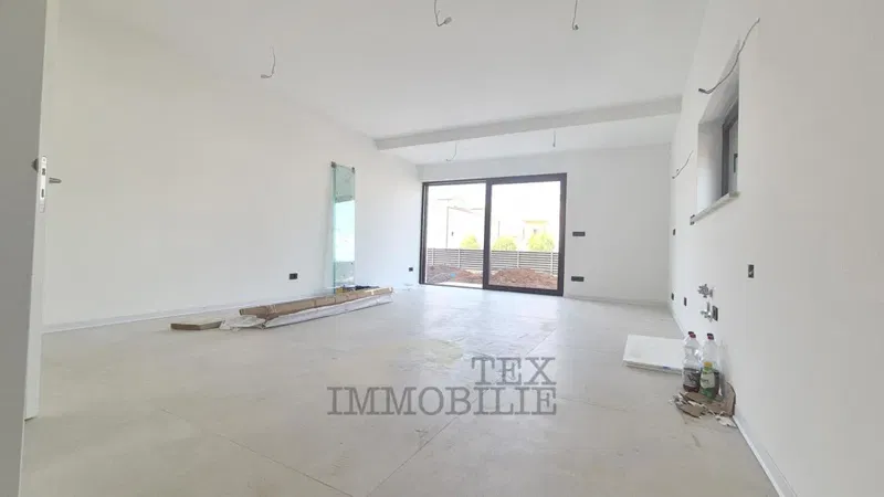 Parenzo, ampio appartamento con vista mare – 3