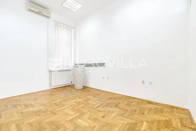 Zagreb, Trešnjevka, street business premises 70 m² – 3