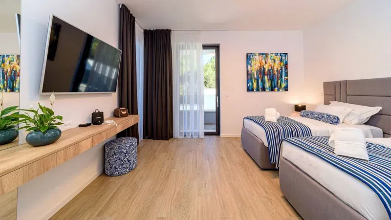 Luxury villa with sea view – 3