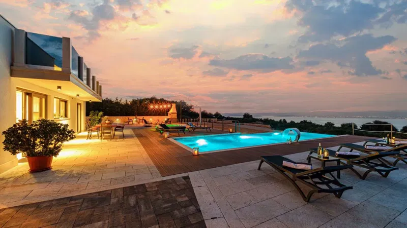 Una villa unica con piscina – 2