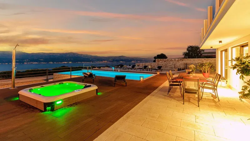 Una villa unica con piscina – 3
