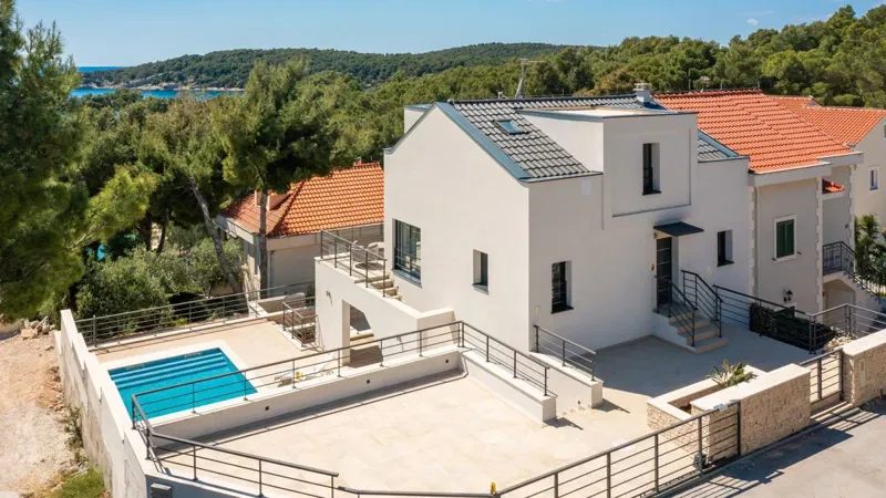 Villa di lusso con piscina e vista mare – 3