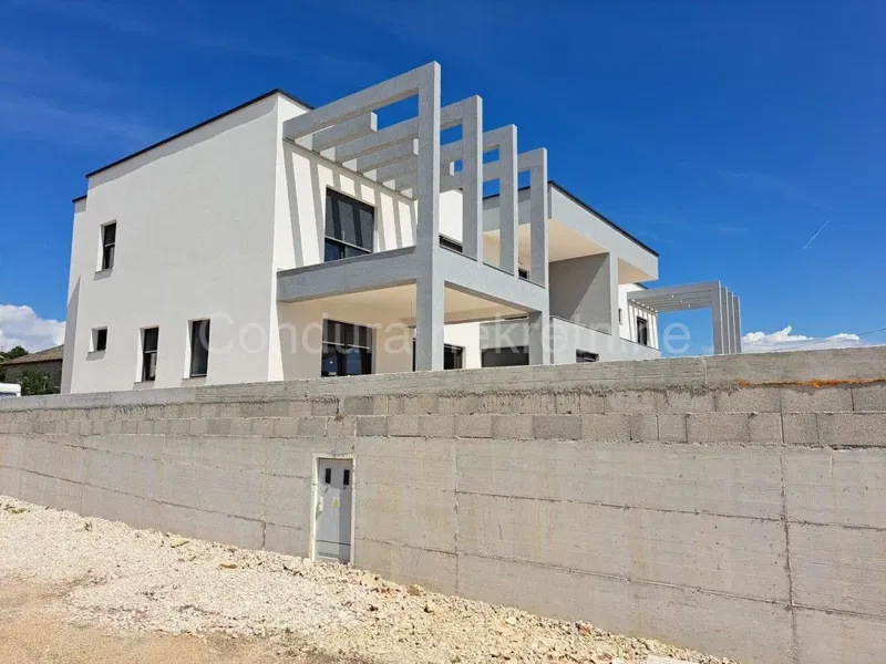 Casa Vrsi – 3
