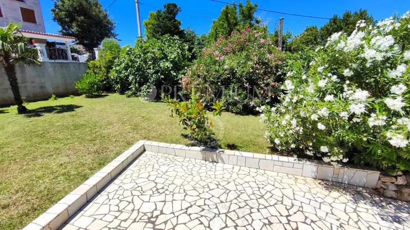 Šilo, apartma 80 m od plaže, z vrtom in pogledom na morje! – 3