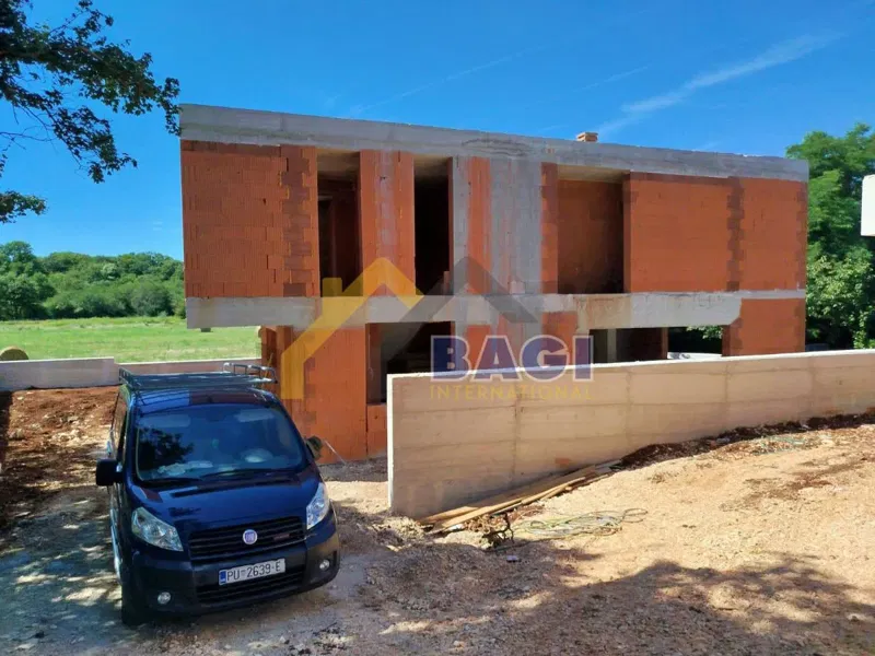 Istria House in Rohbau Near Pula Valtura – 2