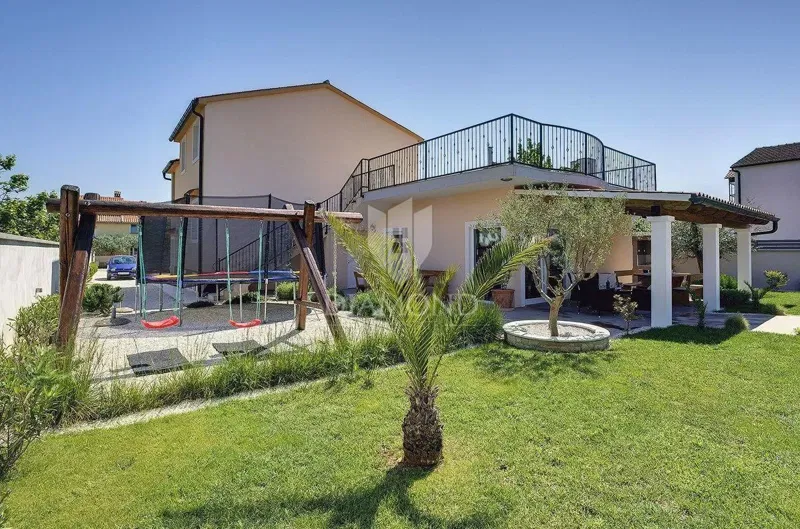 Bellissima casa vacanze con piscina a Medolino! – 3