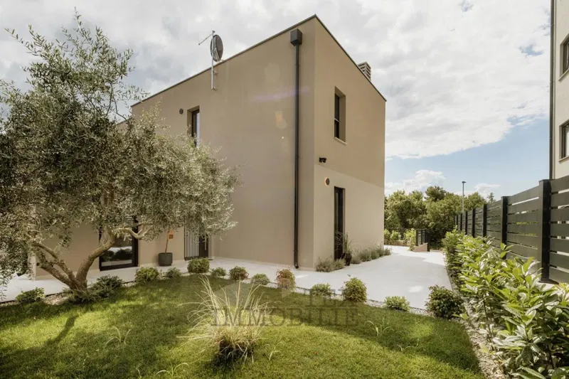 Poreč area, semi-detached house under construction near the sea – 2