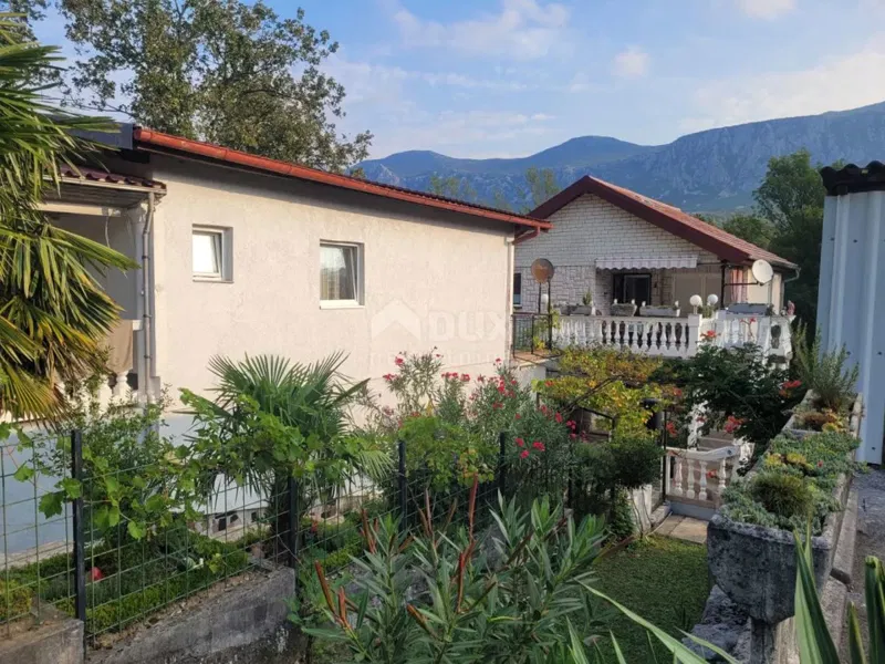 CRIKVENICA, TRIBALJ - two houses with an auxiliary building and a large garden – 3