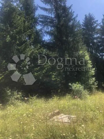 Gorski kotar građevinsko zemljište u vikend naselju - Tršće