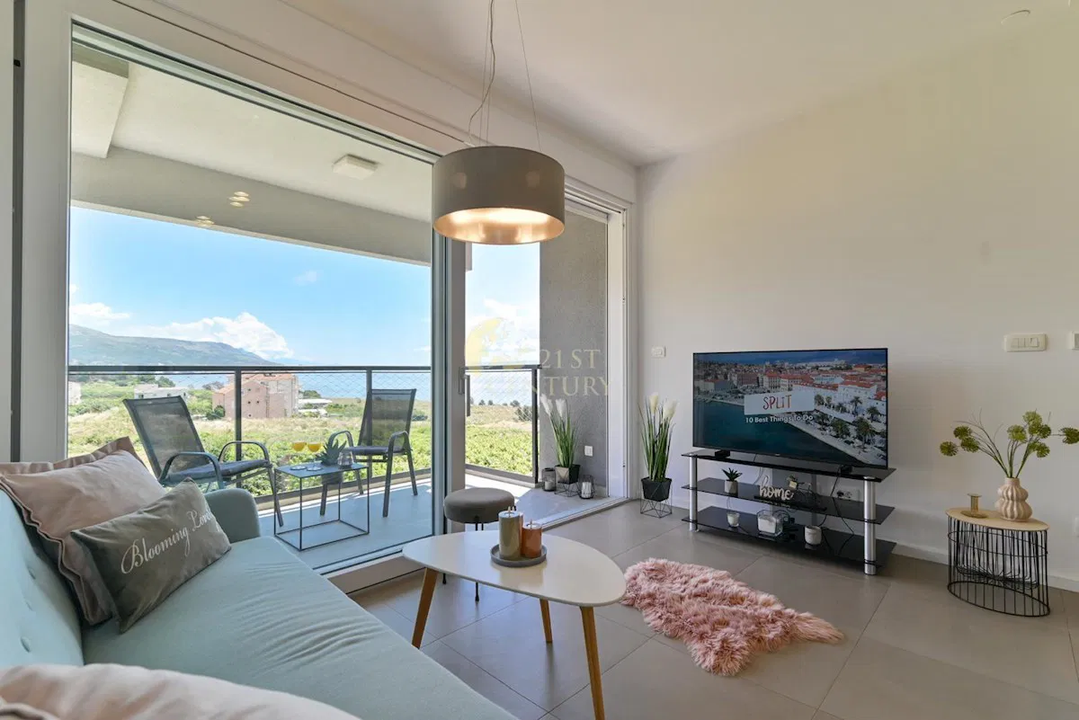 ***Modern two-room apartment with sea view, Žnjan***