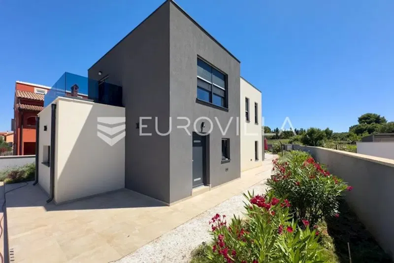 Istria, Ližnjan, elegant modern detached house with swimming pool near the beaches – 2