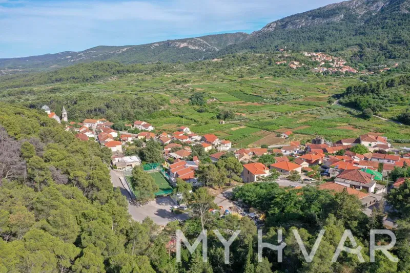 Building Land in Svirče West – 2