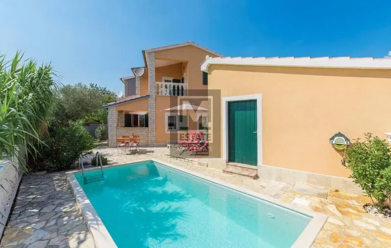Parenzo, dintorni, Casa con piscina e bellissima vista sul mare – 2