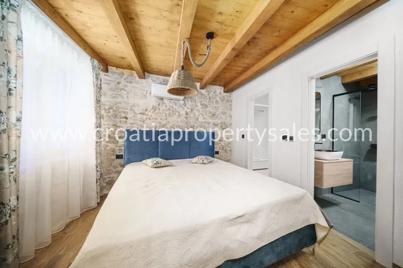 Sibenik, house for sale, 950.000 € – 3