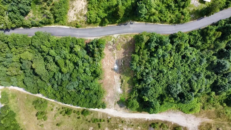 Fužine – Egyedülálló építési telek, kilátással a tóra – 2