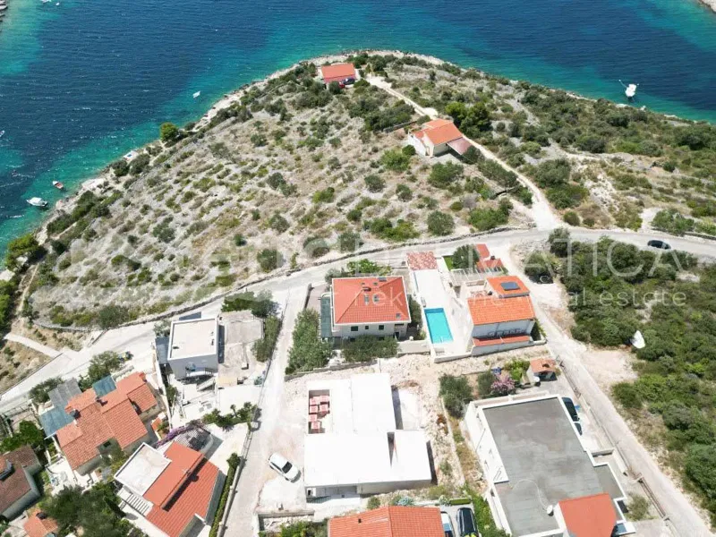 Surroundings of Rogoznica, land with started construction of a villa in a top location – 3