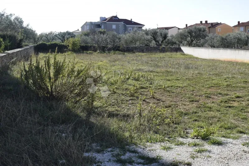 BUILDING LAND IN PEROJ FOR A VILLA OR APARTMENTS, 797m2 – 2