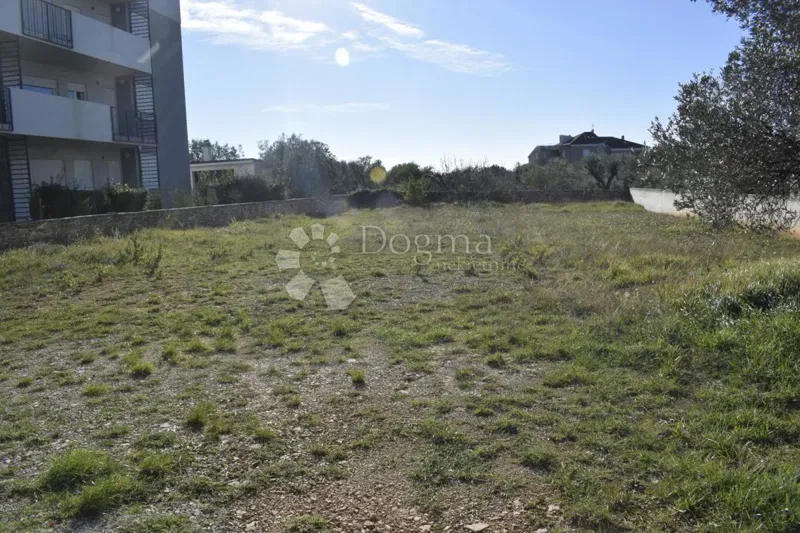 BUILDING LAND IN PEROJ FOR A VILLA OR APARTMENTS, 797m2 – 3